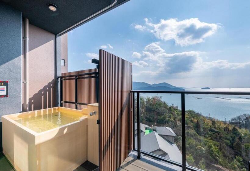Люкс Superior Вид на Море, Livemax Resort Miyahama Ocean View