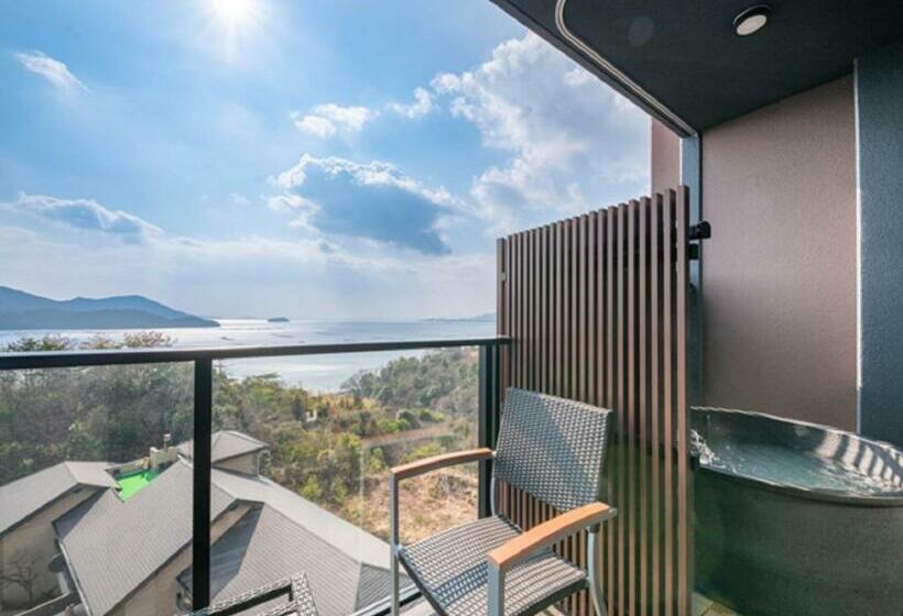 Номер Superior Вид на Море, Livemax Resort Miyahama Ocean View