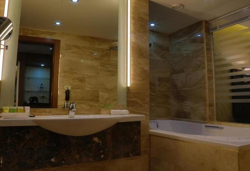 سوئیت با وان آب گرم, Olive Tree Amman