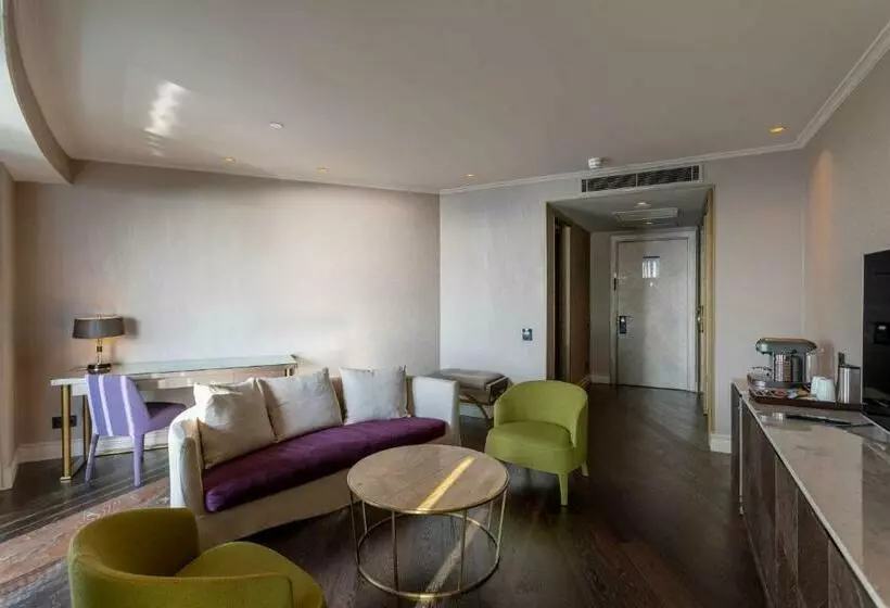 Suite Sea View, Radisson Blu Hotel Istanbul Ottomare