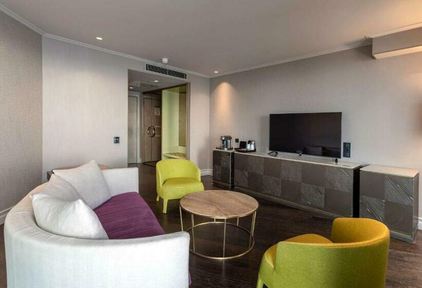 Suite Sea View, Radisson Blu Hotel Istanbul Ottomare