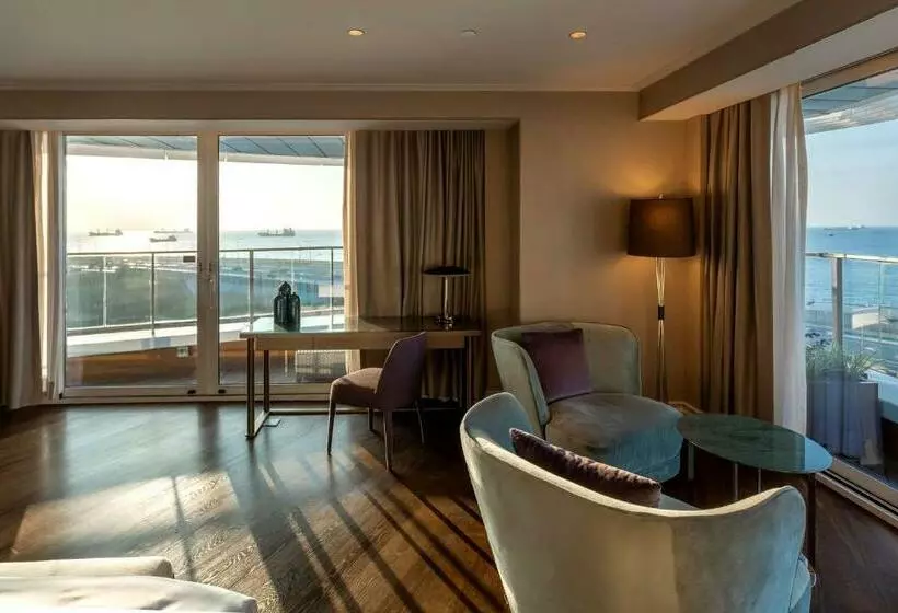 Suite Sea View, Radisson Blu Hotel Istanbul Ottomare