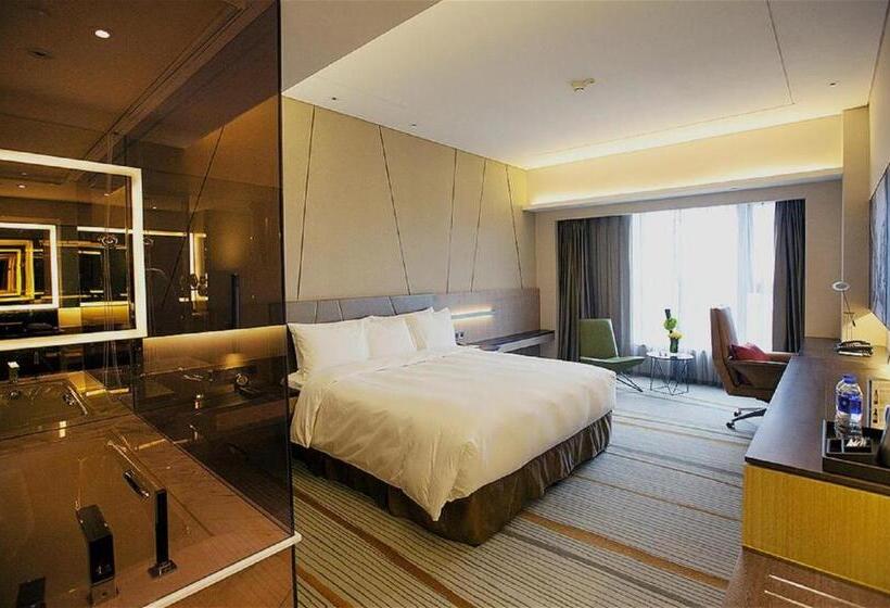 Superior Oda, Radisson Blu Shanghai Pudong Jinqiao