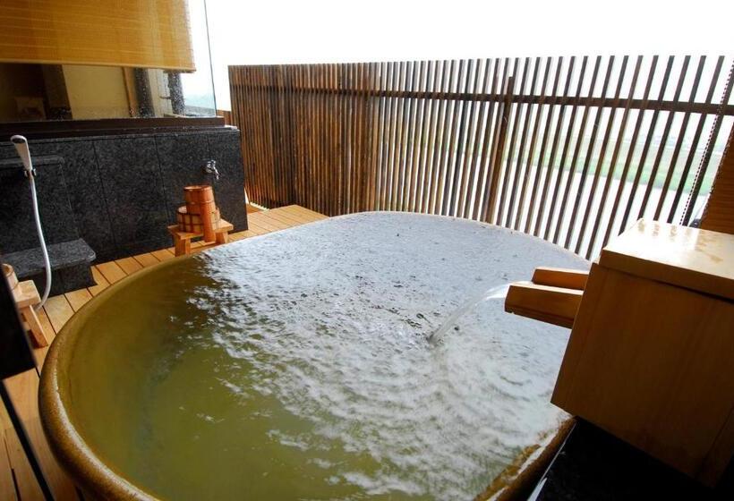 디럭스 패밀리 룸, Roppokan