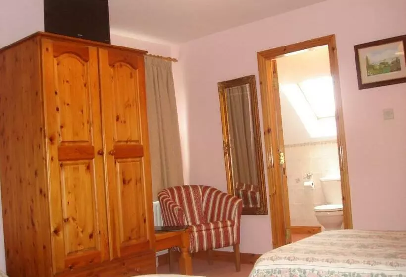 Standard Kolmen Hengen Huone, Rosmo House B&b