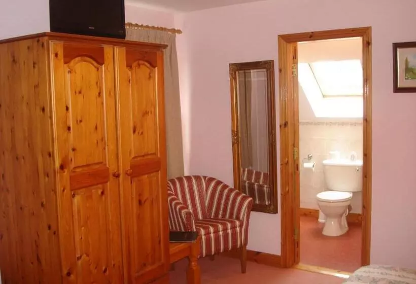Standard Kolmen Hengen Huone, Rosmo House B&b