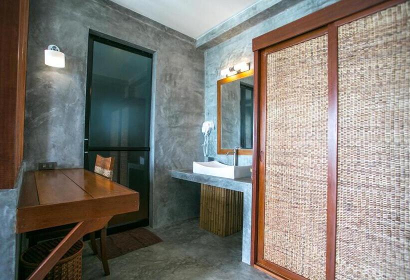 Полулюкс, Sai Daeng Resort