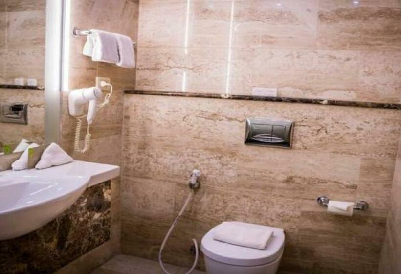 اتاق سوپریور با تخت بزرگ, Olive Tree Amman