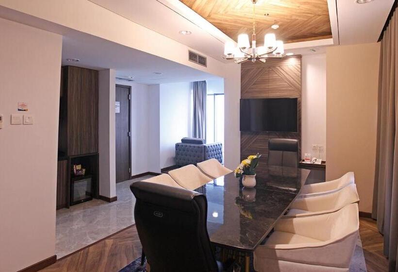 스위트, Vasaka Hotel Jakarta Managed By Dafam