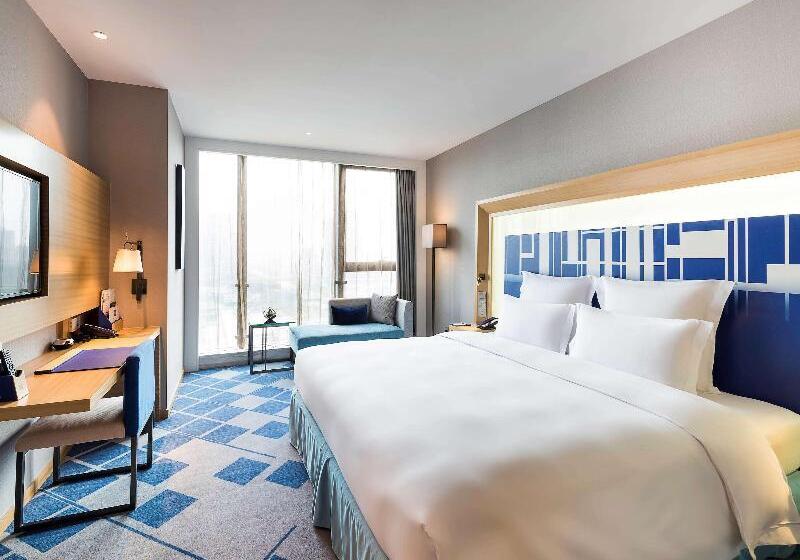 חדר סופריור עם מיטת קינג, Novotel Ningbo East