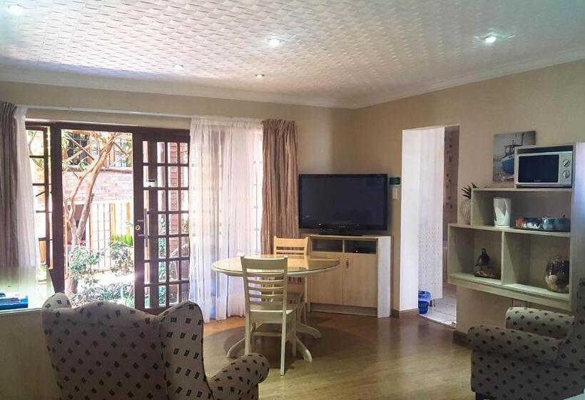 Президентский Люкс, Aark Guest Lodge