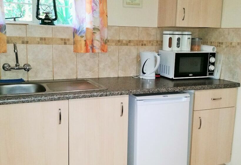 １ベッドルームハウス, Pine Tree Lodge