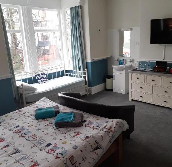 غرفة عائلية, The Beaches