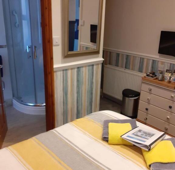 غرفة أساسية, The Beaches