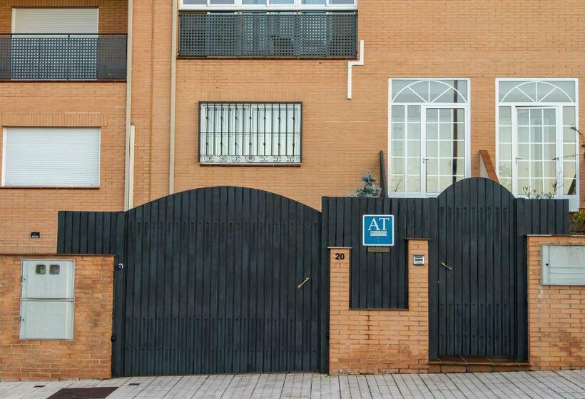 4间卧室的房子, Casa Montesol