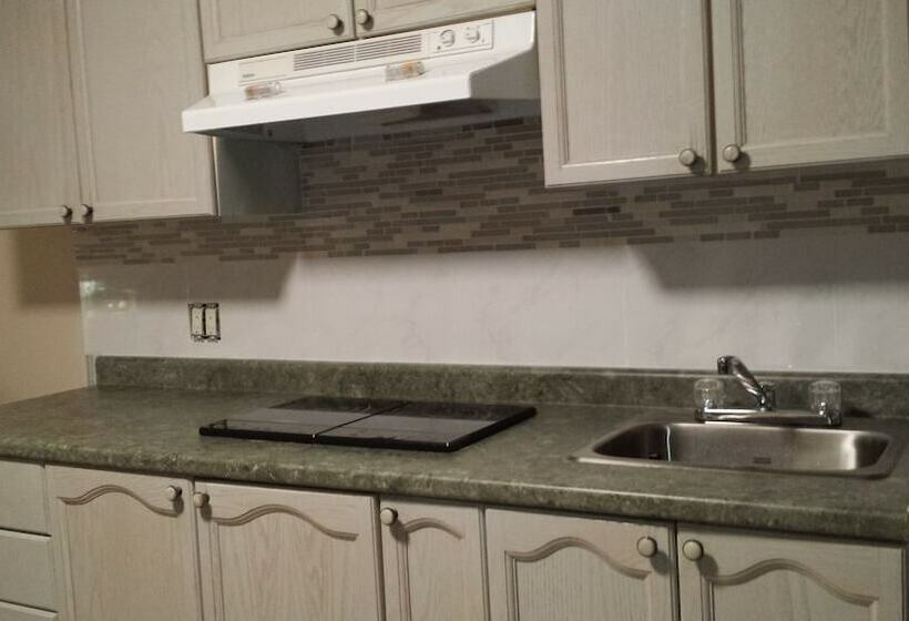 חדר דלוקס, Moira Lake Motel