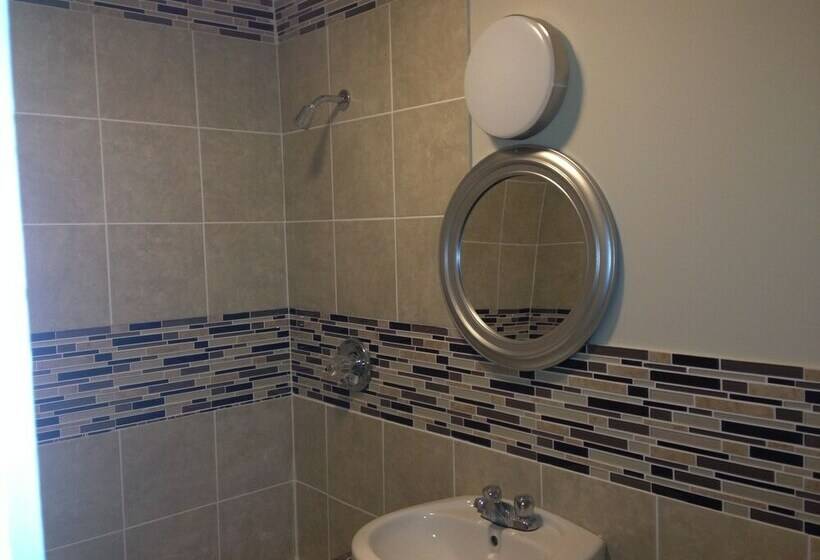 חדר דלוקס, Moira Lake Motel