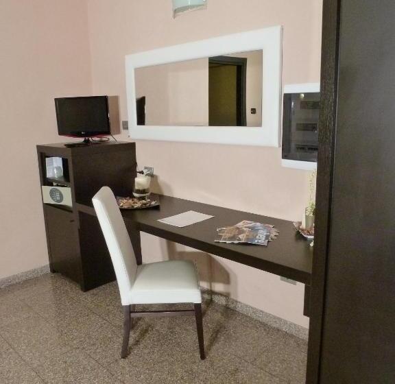 スタンダード4人部屋, Eh Suites Rome Airport Euro House Hotels