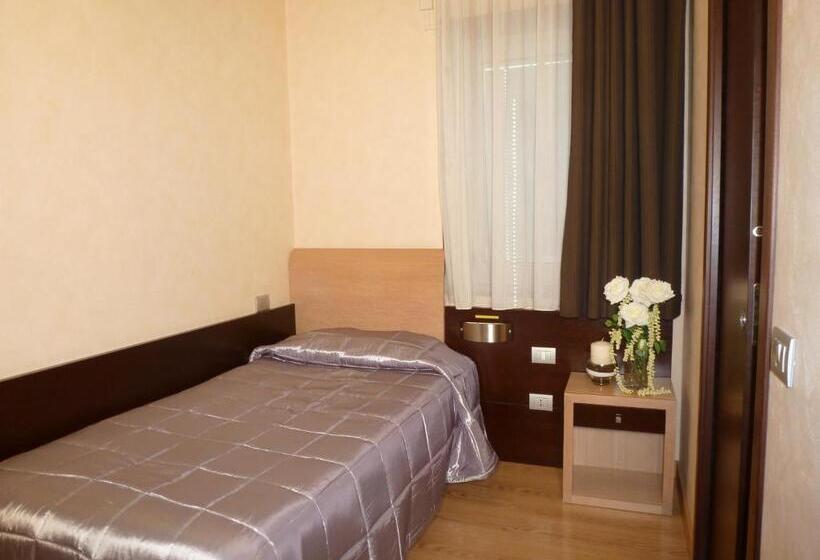 Номер Стандарт Индивидуальный, Eh Suites Rome Airport Euro House Hotels
