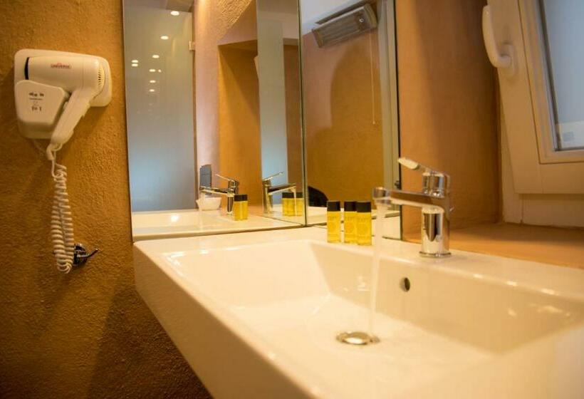 스탠다드 트리플 룸, Achilleas Pension