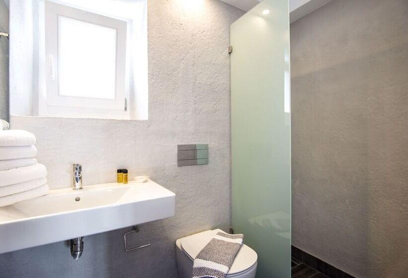 스탠다드 트리플 룸, Achilleas Pension