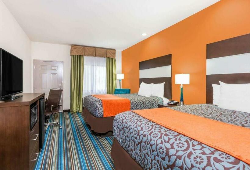 Номер Deluxe, Days Inn & Suites By Wyndham Katy