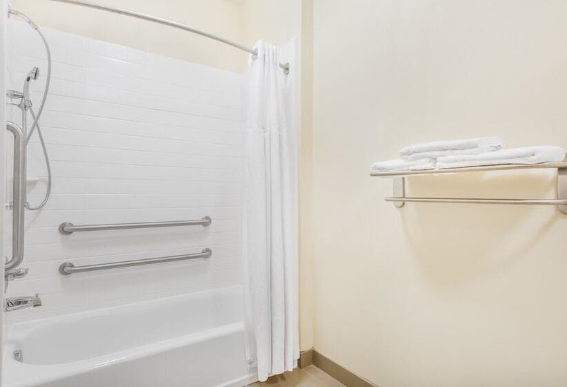 Номер Deluxe, Days Inn & Suites By Wyndham Katy