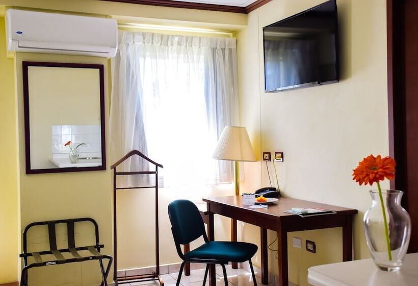 סוויטה, Gardenia Inn