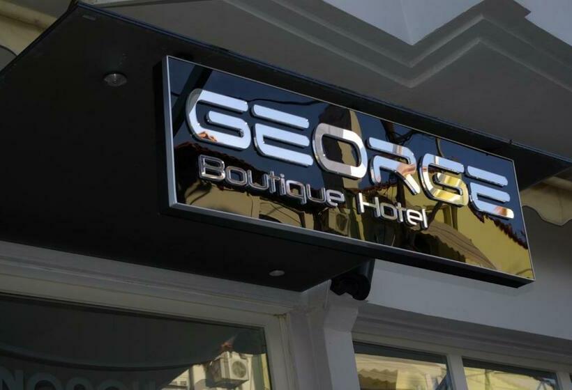 غرفة سوبيريور, George