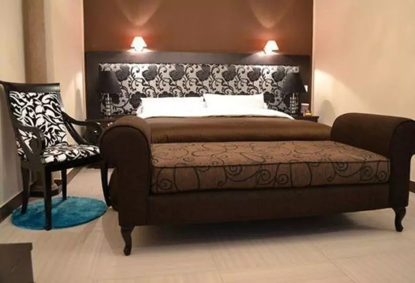 سوییت اجرایی, Jardy Hôtel & Suites