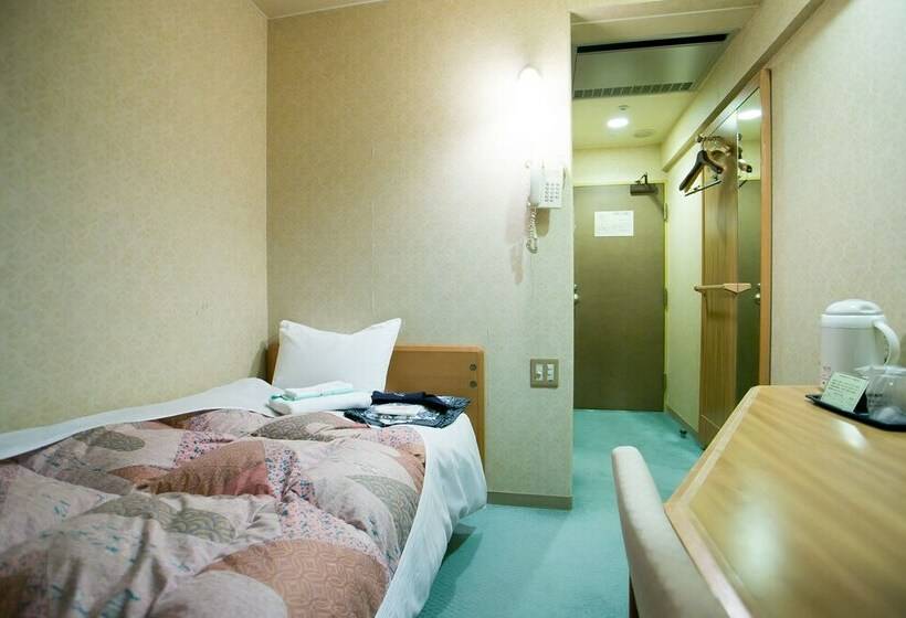 Standart Tek Kişilik Oda, Kaike Tsuruya