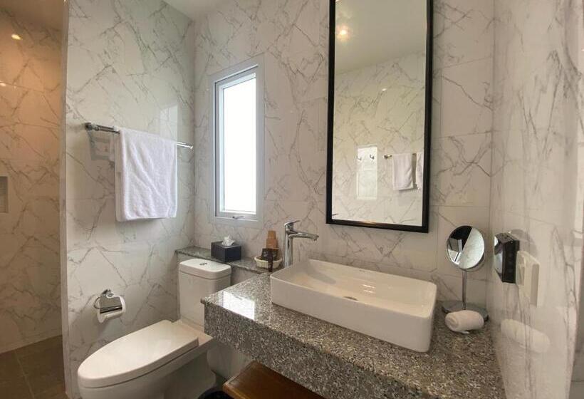 חדר דלוקס, Le Petit Saint Tropez