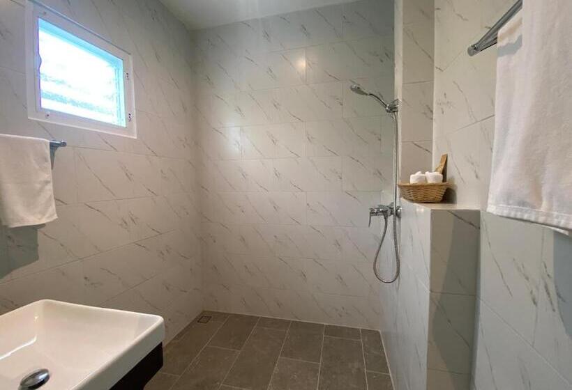 חדר דלוקס נוף לים, Le Petit Saint Tropez