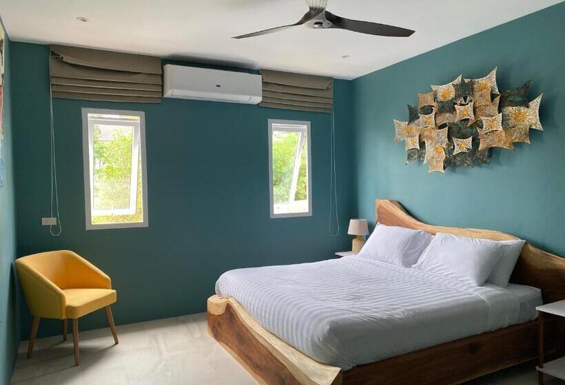 סוויטה משפחתית, Le Petit Saint Tropez