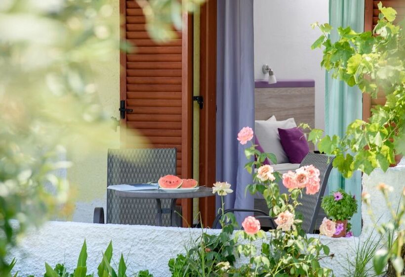 スーペリアの4人部屋, Elsa