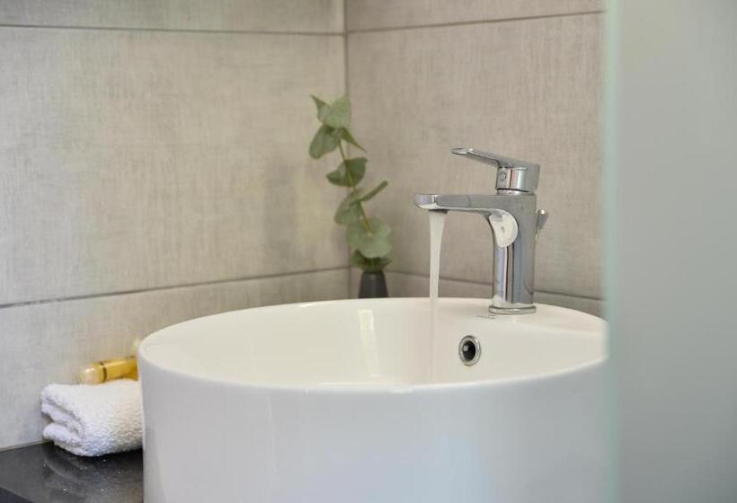 スーペリアの4人部屋, Elsa