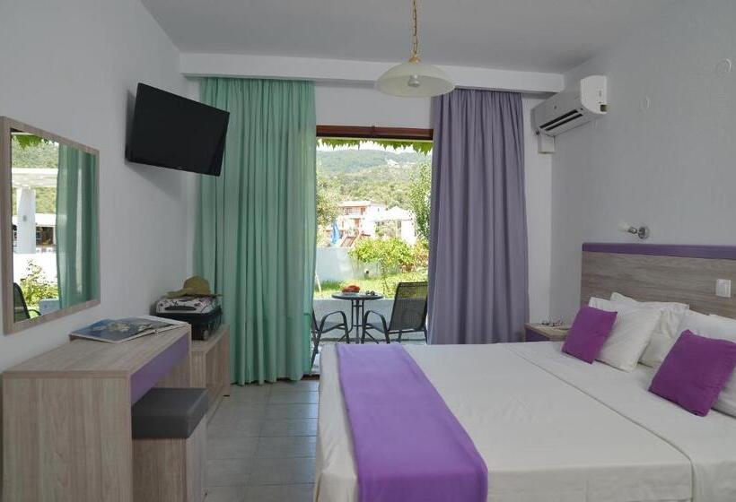 プールの見えるスーペリアルーム, Elsa