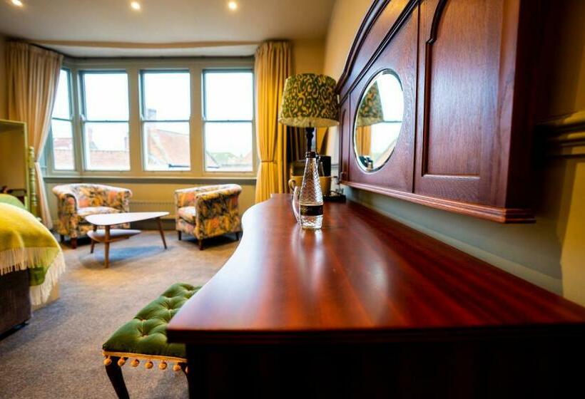 スタンダードシングルルーム, The Crown