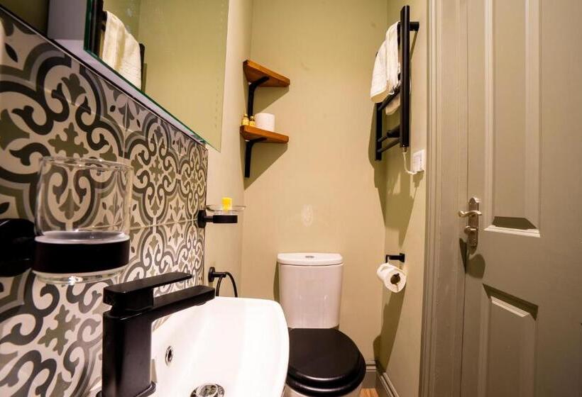 キングサイズベッドのデラックスルーム, The Crown