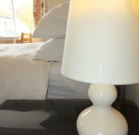 标准间, The Monsell