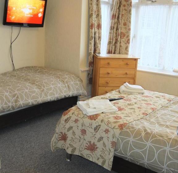 家庭间, The Monsell