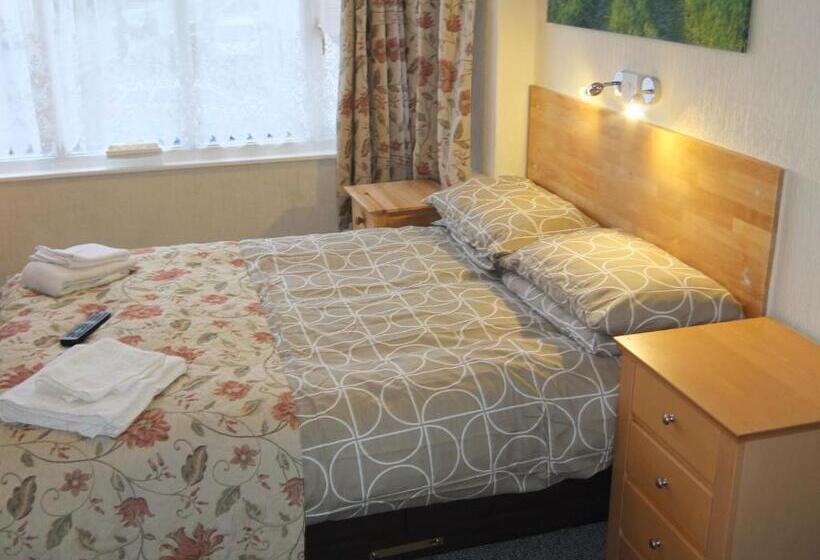 家庭间, The Monsell