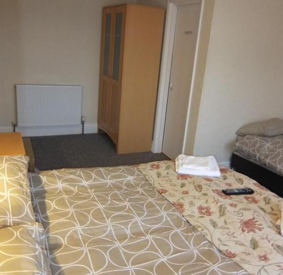 家庭间, The Monsell