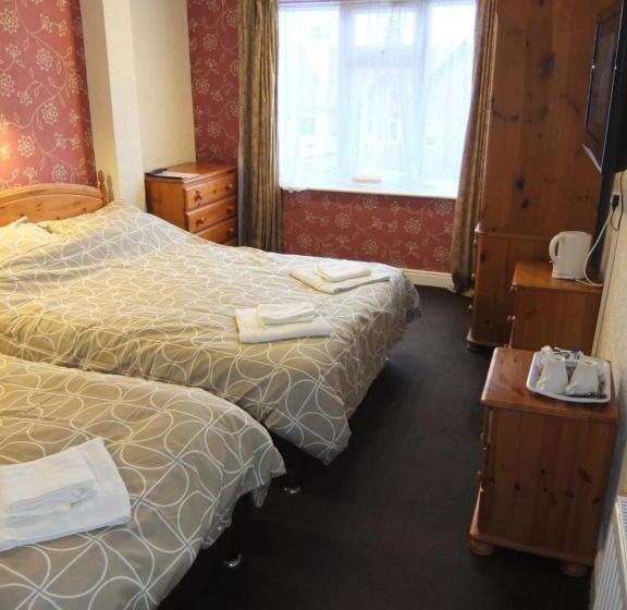 家庭间, The Monsell