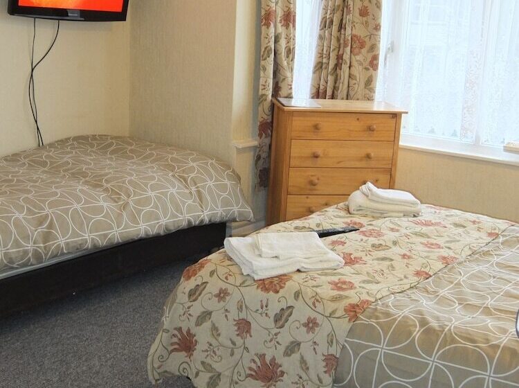 家庭间, The Monsell