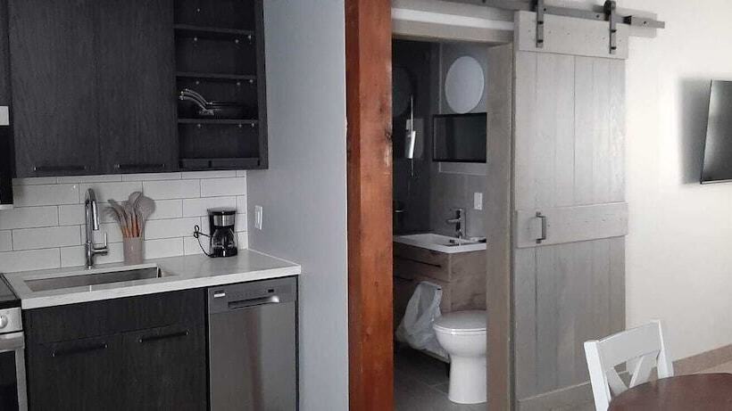 חדר דלוקס, Moira Lake Motel