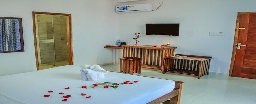 Camera Standard, Christima Residence