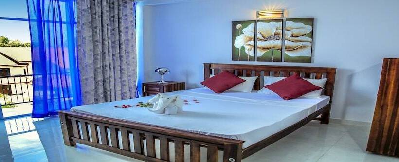 Camera Standard, Christima Residence