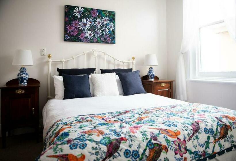 スタンダードルーム, Seaview House