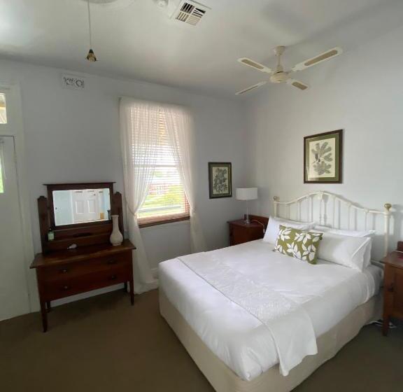 １ベッドルームハウス, Seaview House